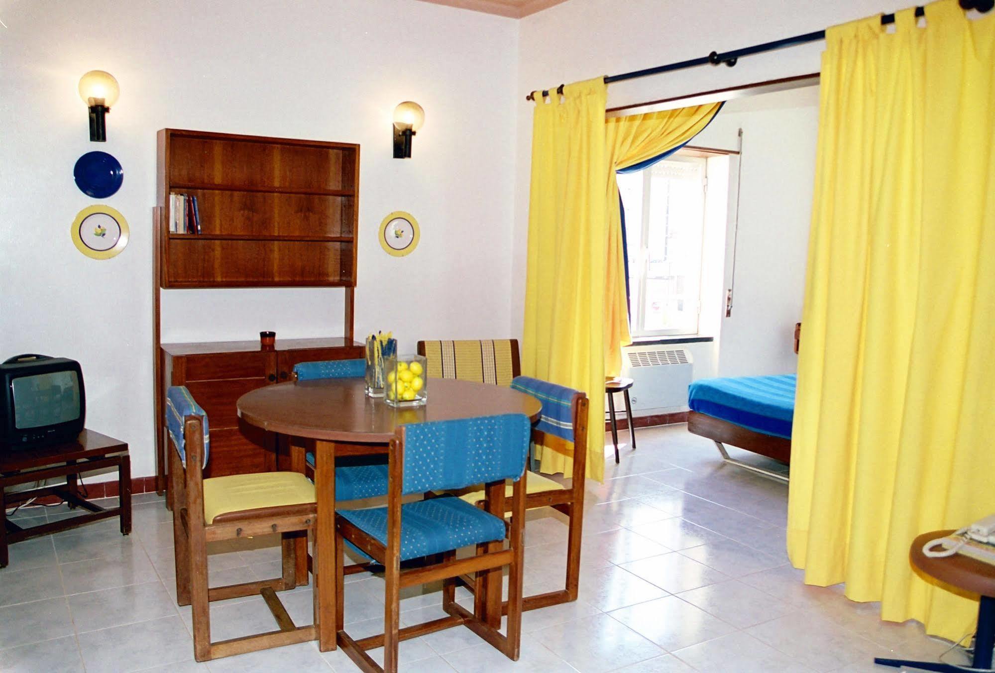 Hotel Apartamento Iate Portimao Ngoại thất bức ảnh